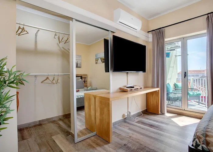 Away From Apartamento