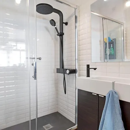 Away From 아파트 *